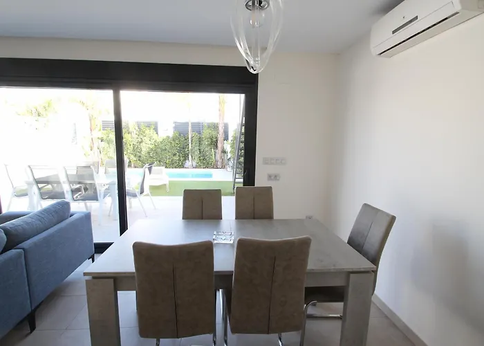 Stylish With Pool 别墅