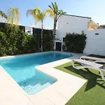 Vila Stylish With Pool *